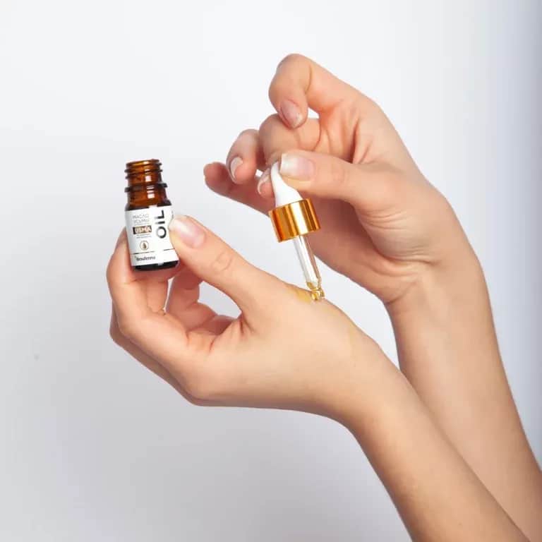 Jak olejek do rzęs pomaga w ich regeneracji?