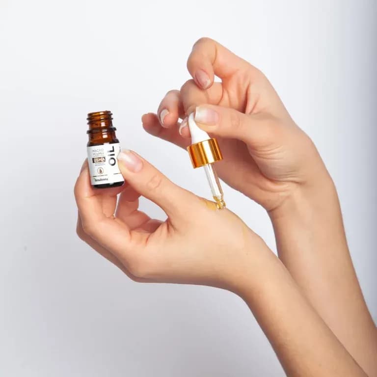 Jak olejek do rzęs pomaga w ich regeneracji?