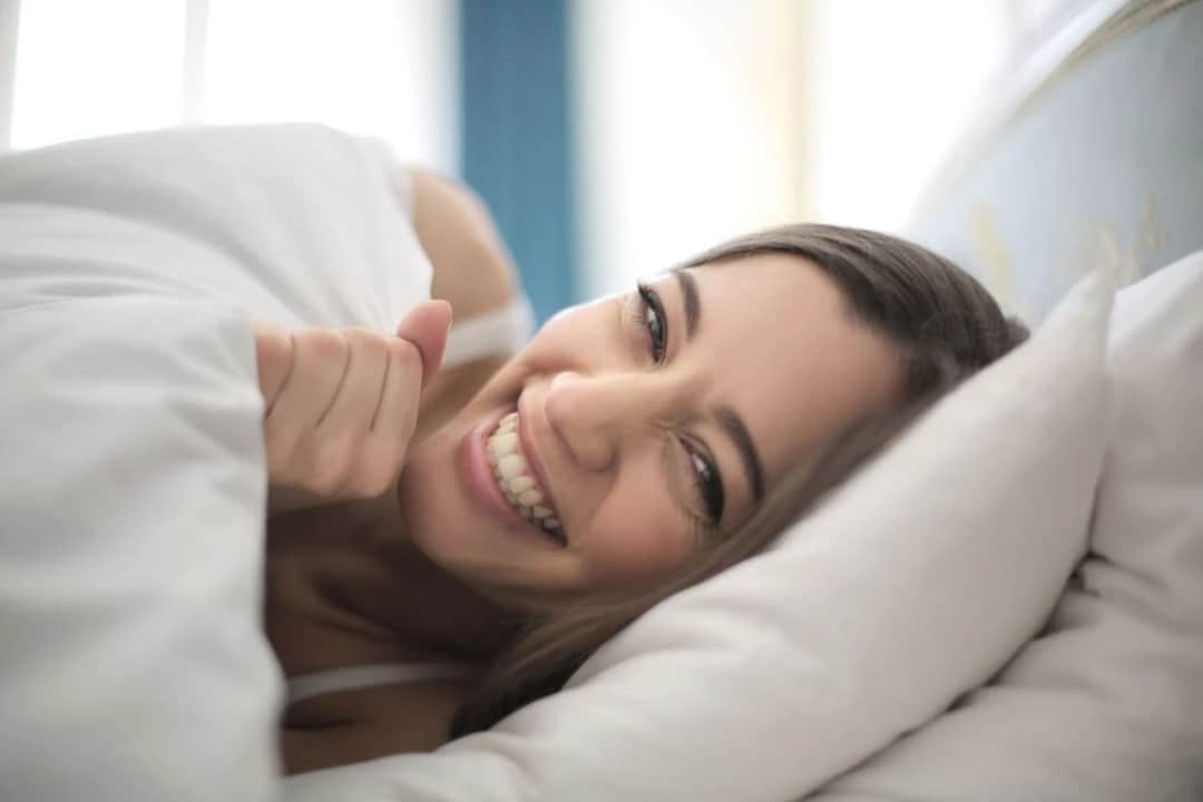 Maska na noc: Jak maksymalnie wykorzystać czas snu dla skóry?