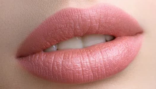 Kiedy smarować usta po makijażu permanentnym, aby uniknąć problemów?