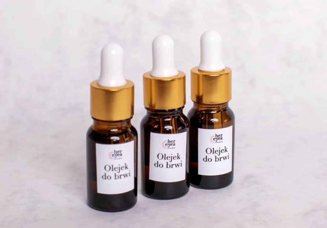 Jaki olejek po laminacji brwi? Odkryj najlepsze olejki na zdrowe brwi