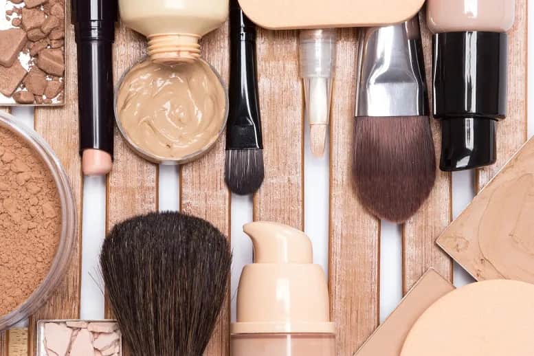 Jaki podkład do cery naczynkowej, aby skutecznie ukryć zaczerwienienia?