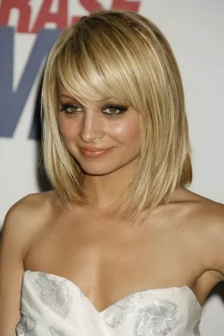 Fryzury i makijaż dla kwadratowej twarzy, które zatuszują ostre rysy Fryzury i makijaż dla kwadratowej twarzy, które zatuszują ostre rysy