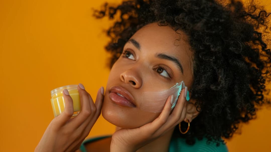 Nakładać krem po maseczce? Oto co musisz wiedzieć!
