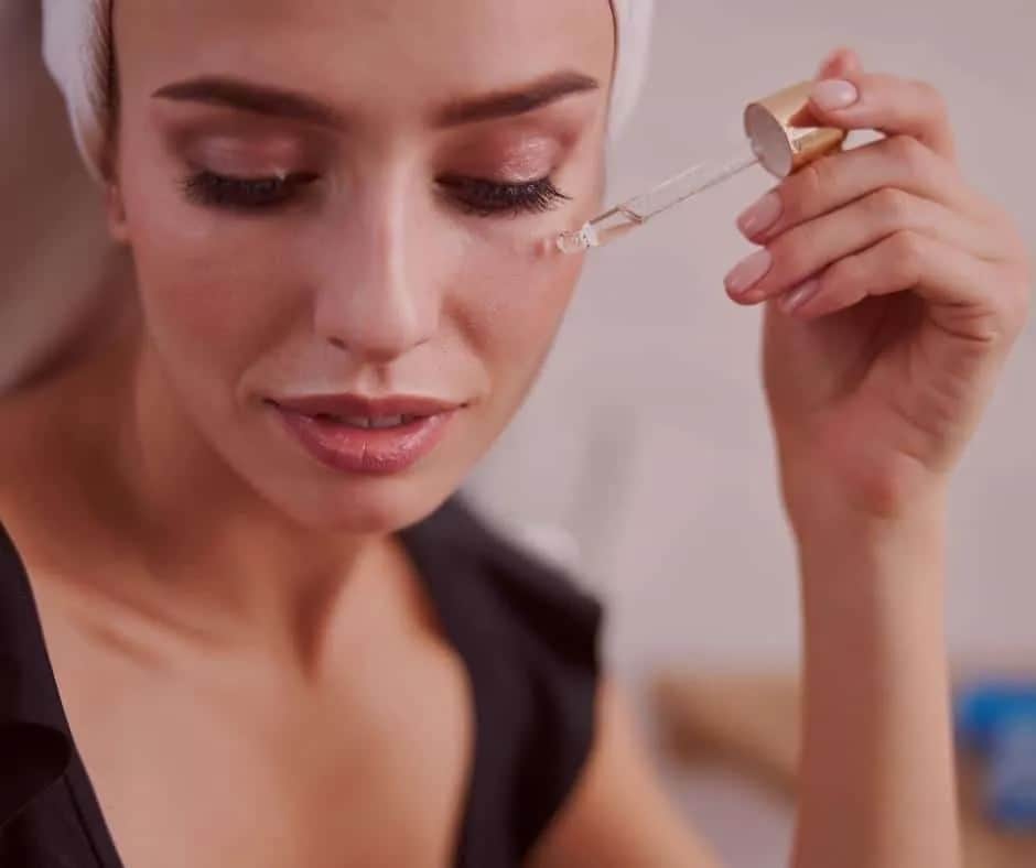 Jak prawidłowo stosować kwasy w domu krok po kroku - skuteczne porady